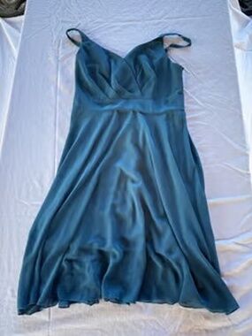 DRESSEVER SIZE MEDIUM M PLEATED BLUE DRESS LOT5860